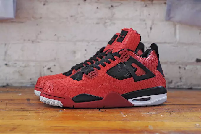 Python Eel Air Jordan 4 personalizado