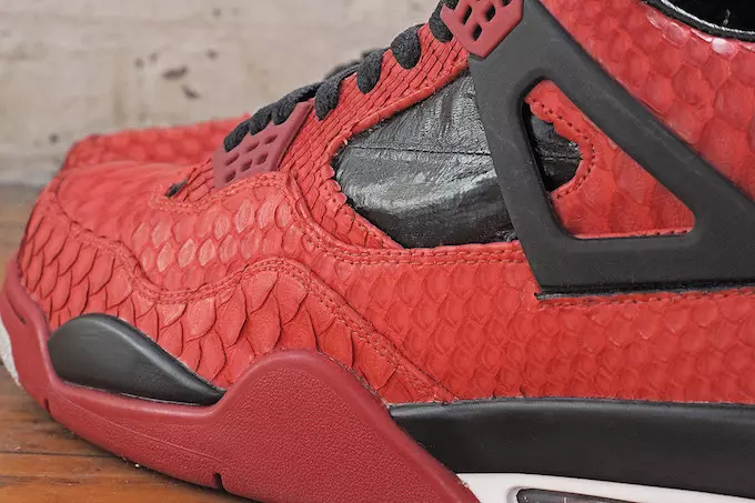 Python Yılan Balığı Air Jordan 4 Özel