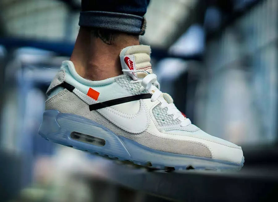 Kirli Beyaz Nike Air Max 90 Ayak Üstü