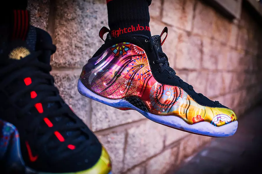 Nike Air Foamposite One LNY Księżycowy Nowy Rok na nogach