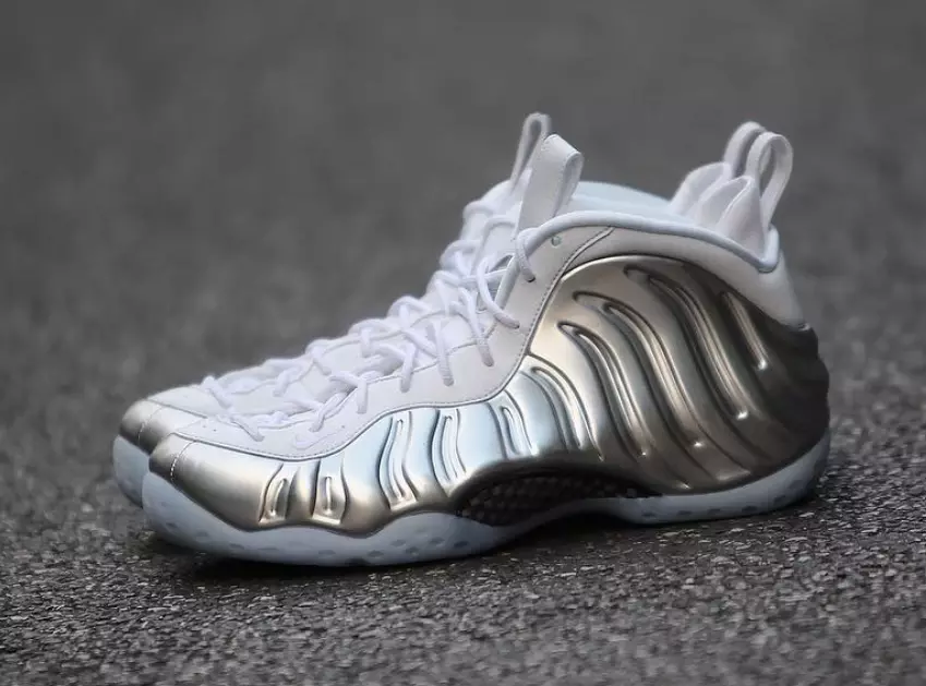 Nike Womens Air Foamposite One White Chrome Udgivelsesdato