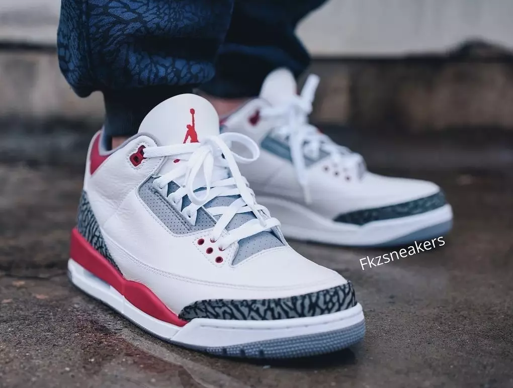 Ngày phát hành Air Jordan 3 Fire Red DN3707-160 On-Foot