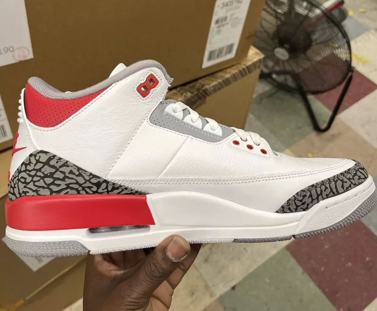 Ngày phát hành Air Jordan 3 OG Fire Red 2022 DN3707-160