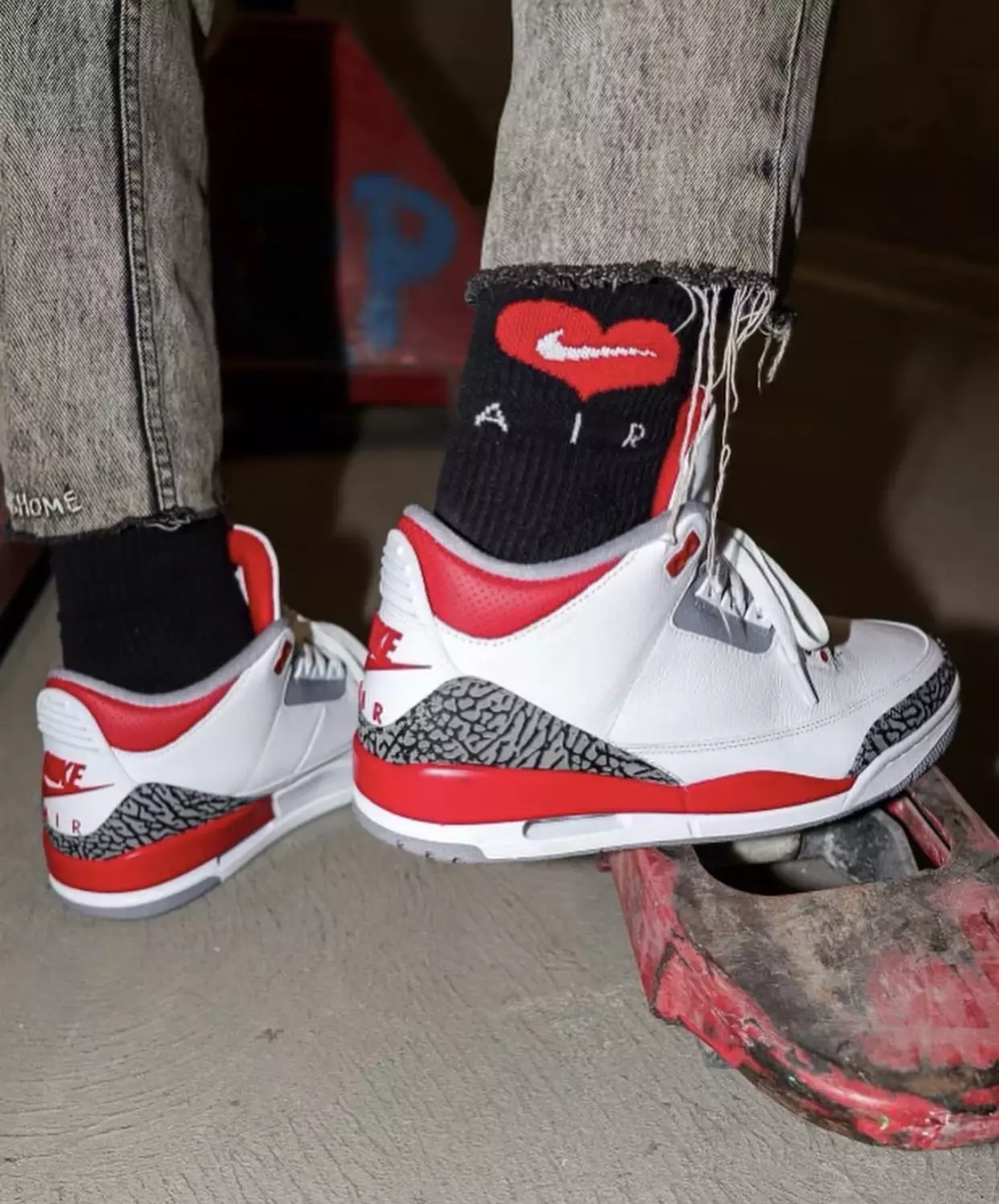 2022 Air Jordan 3 Fire Red DN3707-160 Datum vydání na nohou