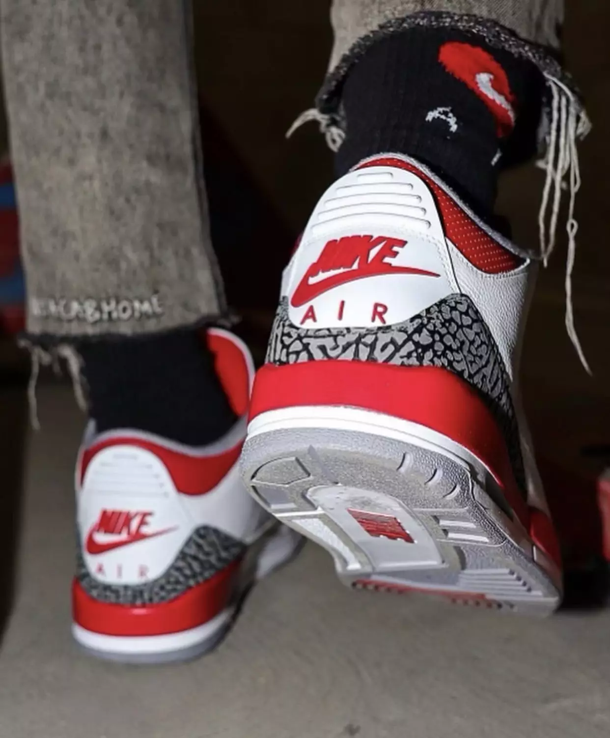 2022 Air Jordan 3 Fire Red DN3707-160 Ngày phát hành On-Feet