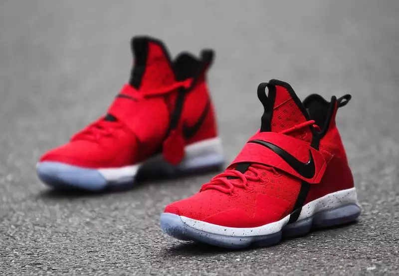 Universiti Red Nike LeBron 14