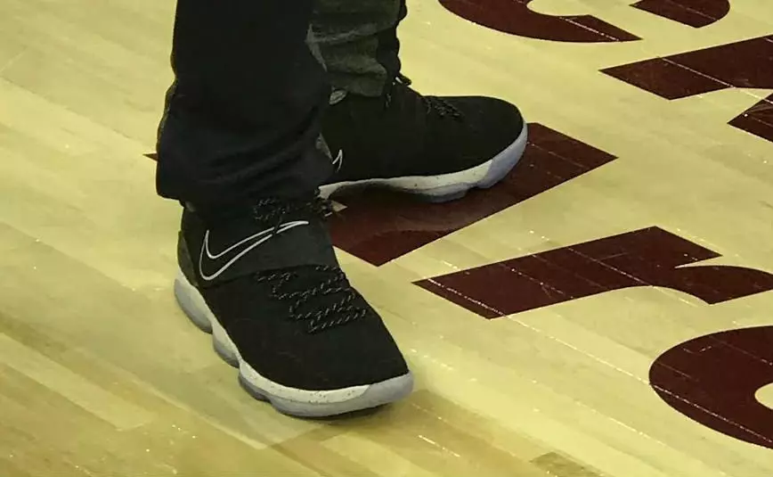 Nike LeBron 14 Qara Ağ