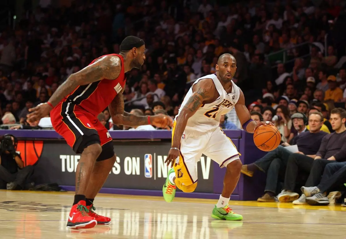 Kobe vs LeBron 2010 Jum il-Milied