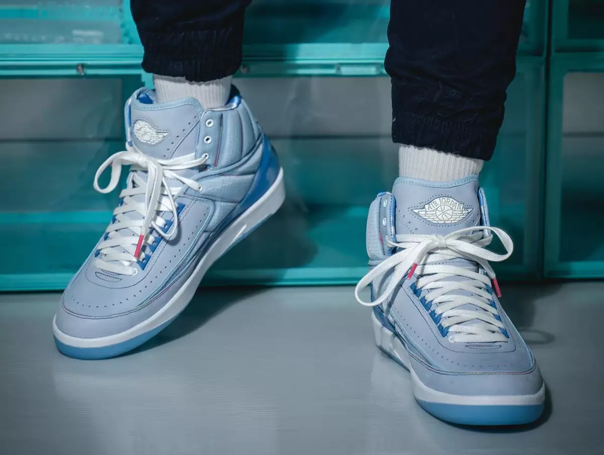 J Balvin Air Jordan 2 auf den Füßen