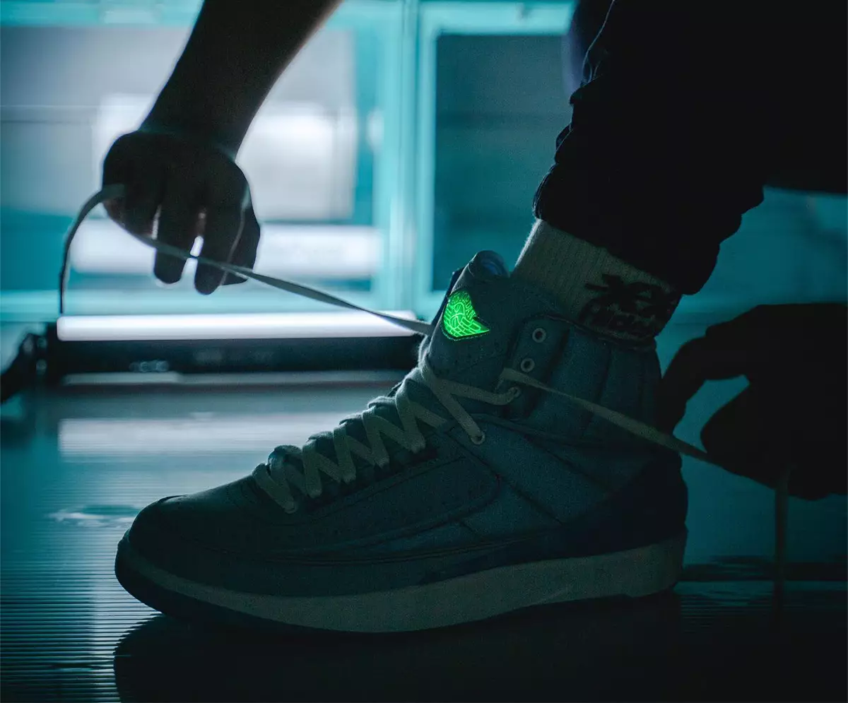 J Balvin Air Jordan 2 op voeten