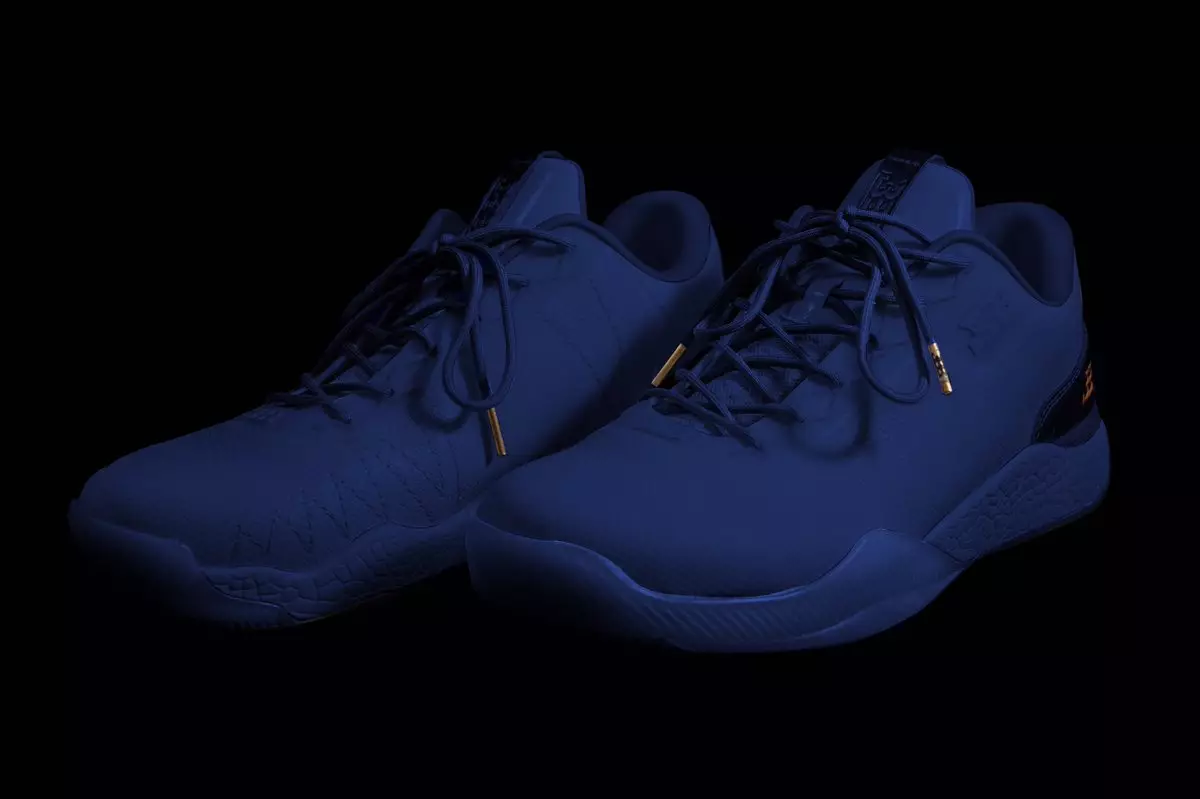 Big Baller brendi ZO2 Mustaqillik kuni Triple Blue Collection