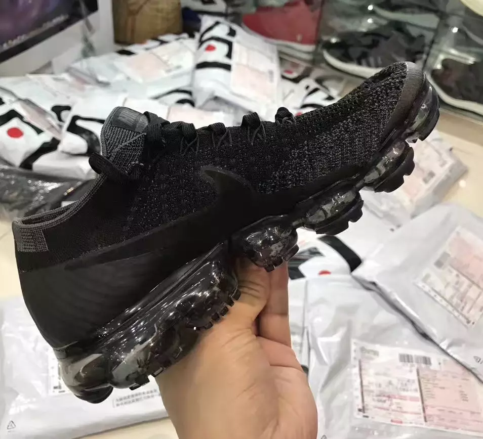 Nike VaporMax Üçlü Qara 849557-006