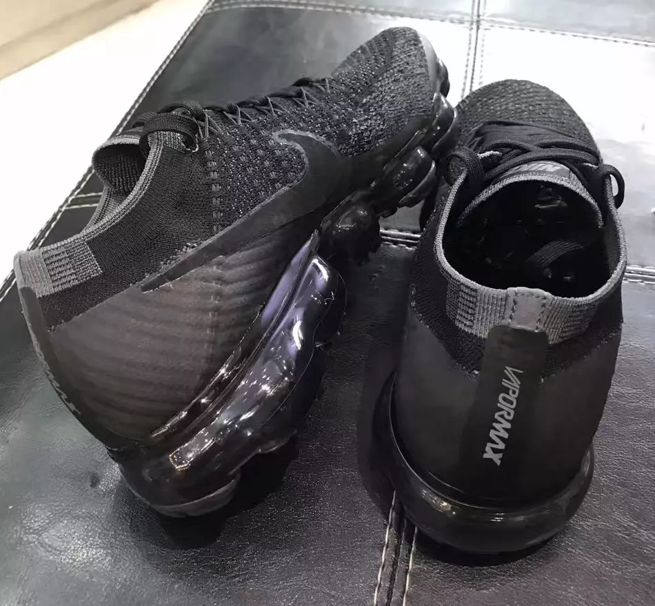 נייקי VaporMax טריפל שחור 849557-006