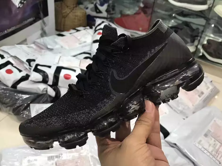 Nike VaporMax Üçlü Qara 849557-006