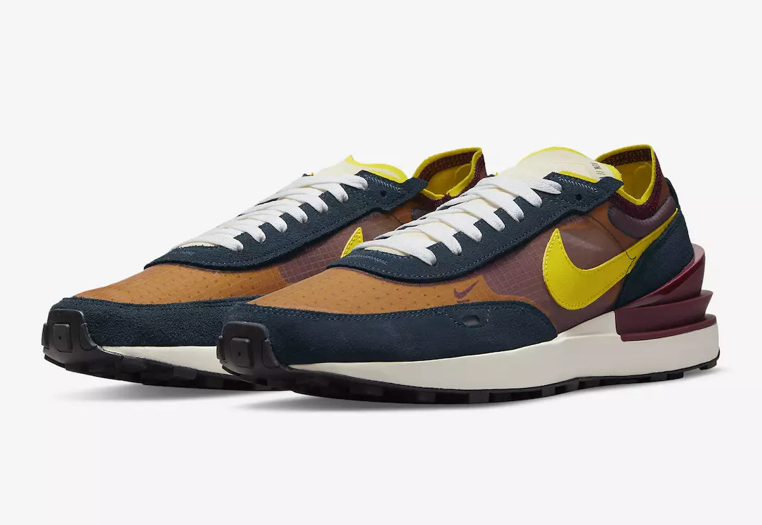 Nike i shton tonet e verdha dhe burgundy kësaj waffle