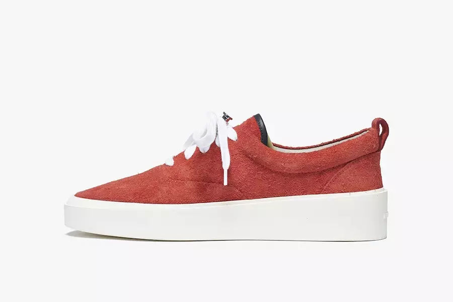 Takut Tuhan Lace Up Suede Merah