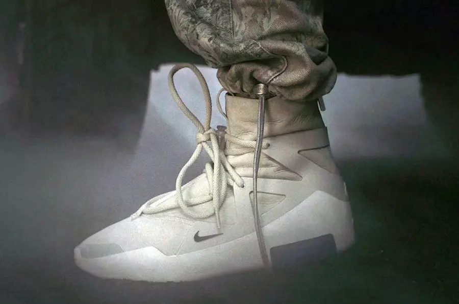 Информация о релизе Nike Fear of God