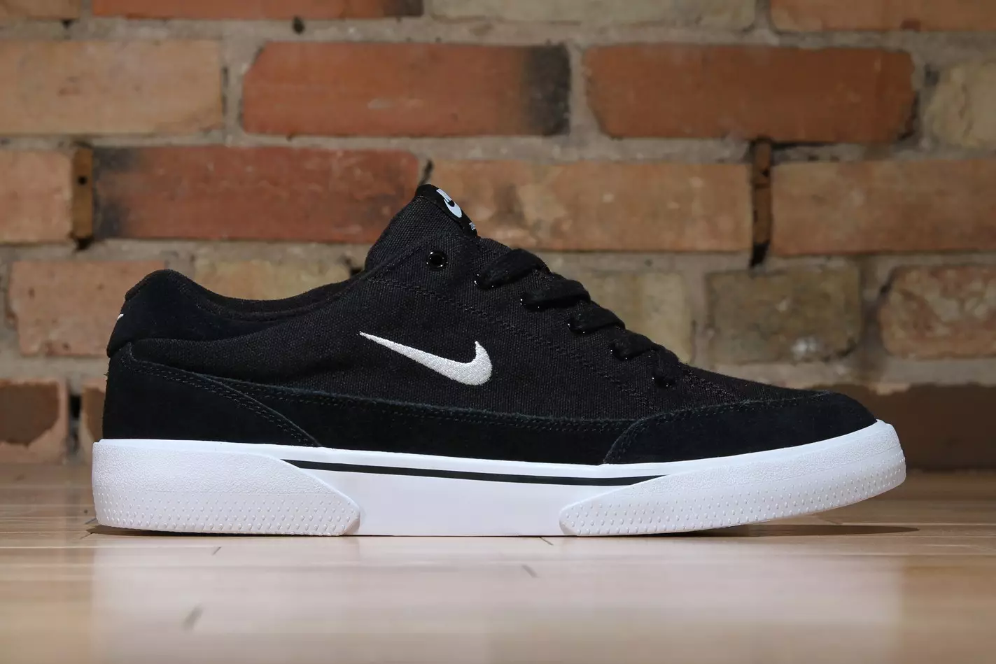 Nike SB Zoom GTS Siyah Beyaz