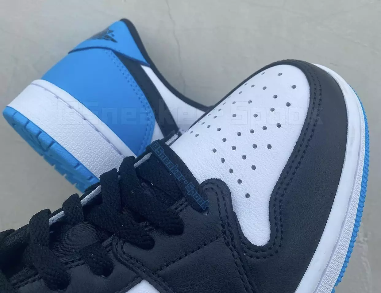 Air Jordan 1 Low OG UNC tamsiai mėlyna pudra CZ0790-104 išleidimo data