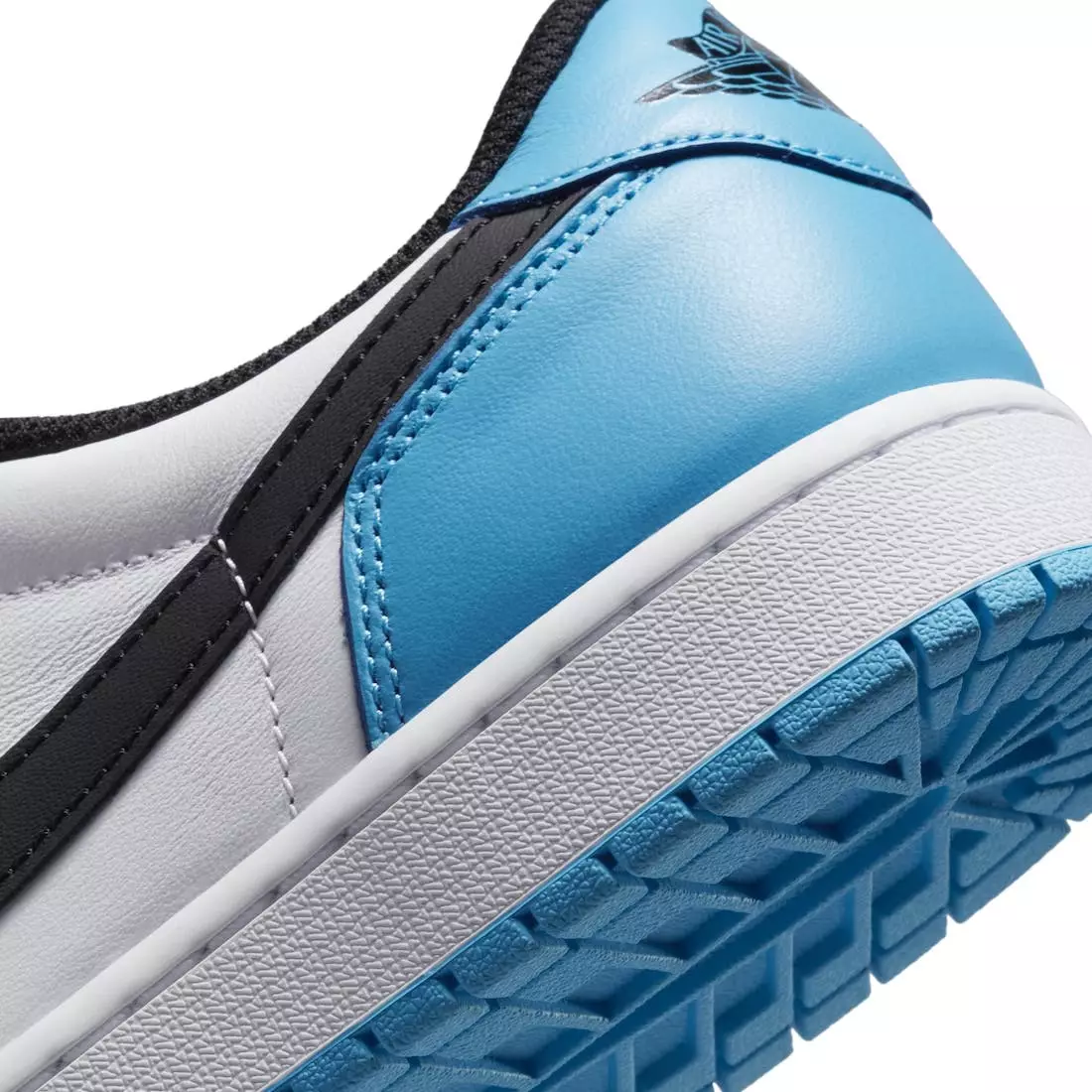 Air Jordan 1 Low OG UNC tamsiai mėlyna pudra CZ0790-104 išleidimo data