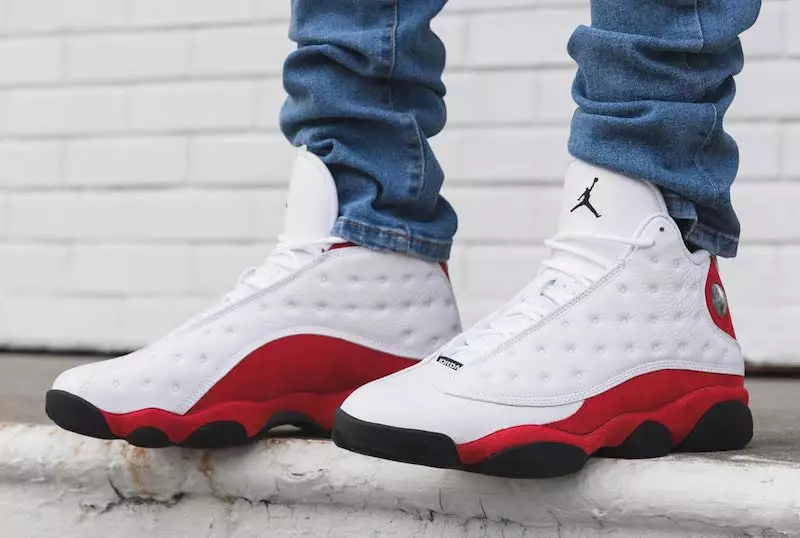 Air Jordan 13 OG Wit Rood Op Voeten