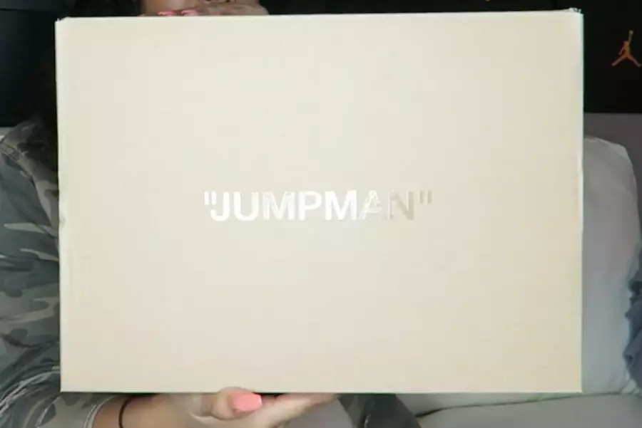 مراجعة فيلم OFF-WHITE x Air Jordan 1 Unboxing