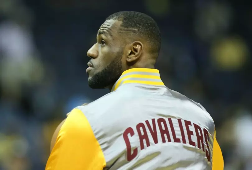 LeBron Cavs Steph Curry Warriors 2015 finále NBA