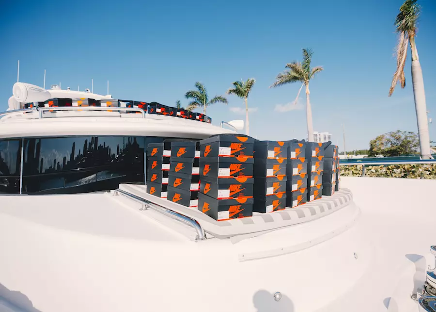 Hali ya Kijamii Air Jordan 1 Art Basel Yacht Recap