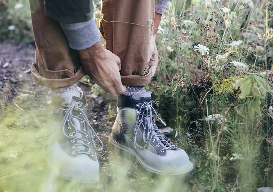 В коллекцию American Pioneer Project от Danner x New Balance входят кроссовки Danner x New Balance 585 и легкие ботинки Danner x New Balance Danner.