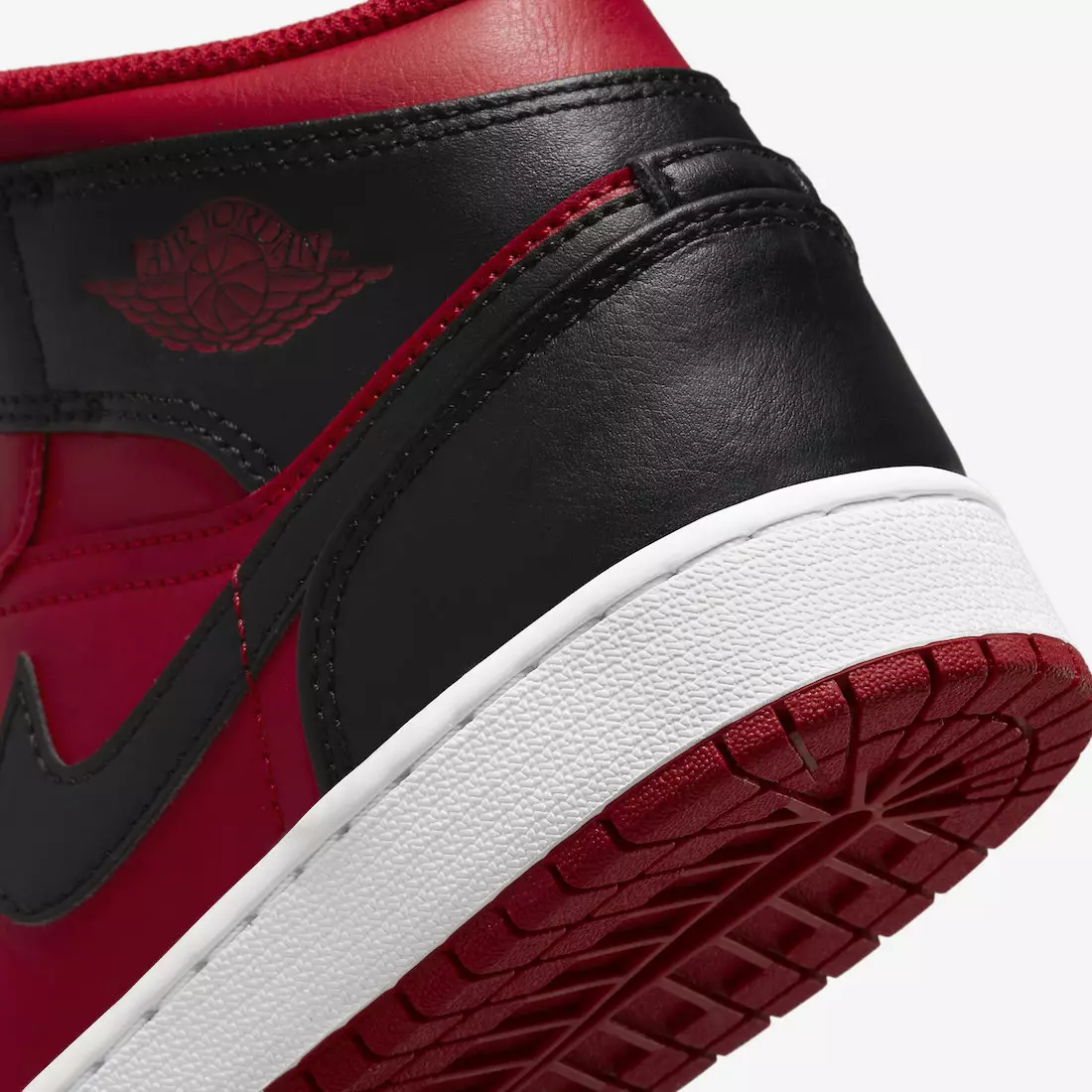 Air Jordan 1 Mid Reverse Bred 554724-660 გამოშვების თარიღი