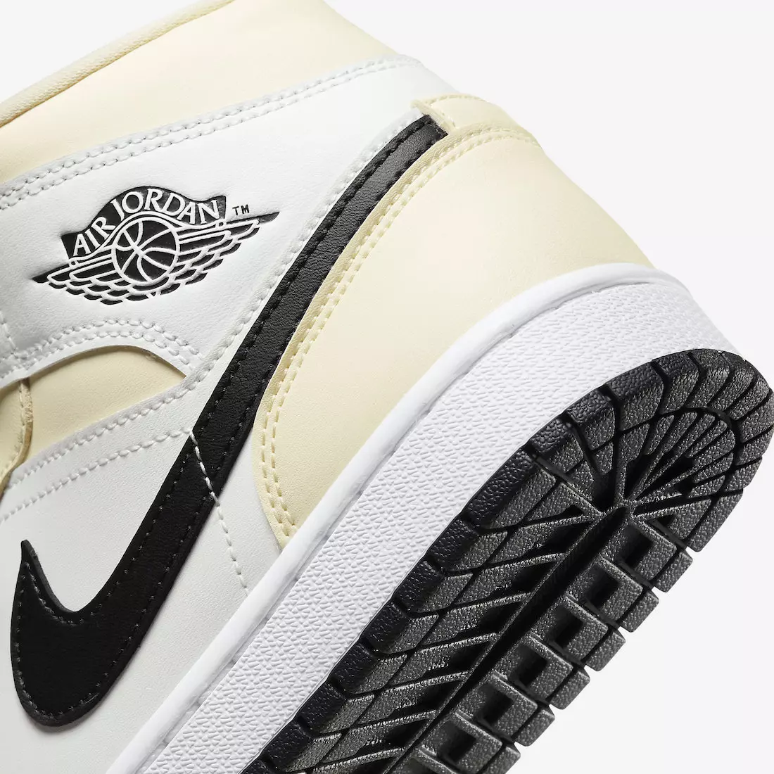 Air Jordan 1 Mid Coconut Milk BQ6472-121 Data e Publikimit