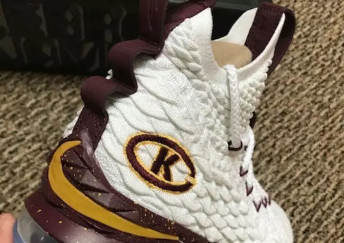 A Krisztus Király Gimnázium exkluzív Nike LeBron 15 Colorwayt kapott