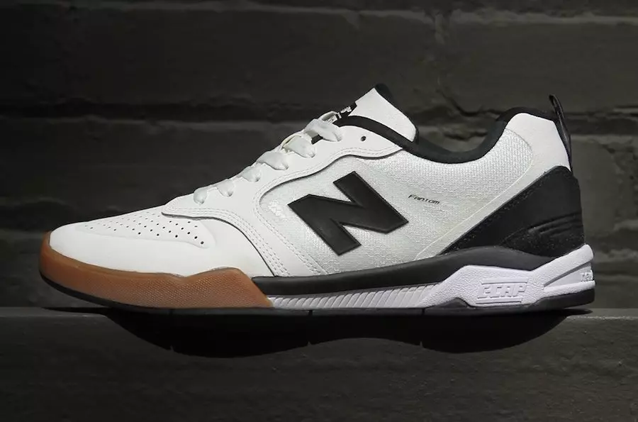 New Balance عدد 868 اینچ را برمی گرداند