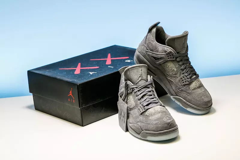 Air Jordan 4 Retro KAWS Grey White 930155-003