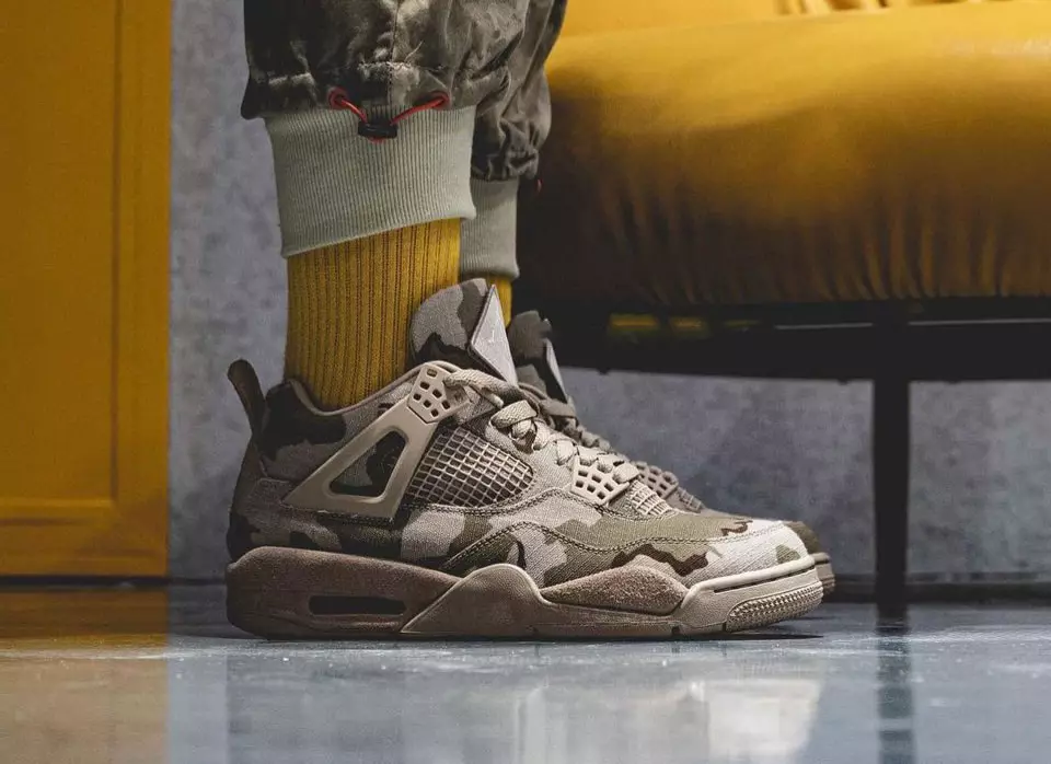 Aleali May Air Jordan 4 Camuflagem Dia dos Veteranos DJ1193-200 nos pés