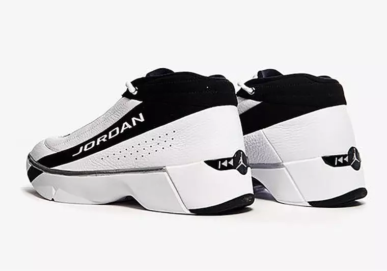 Jordan Team Showcase White Black CD4150-100 Udgivelsesdato