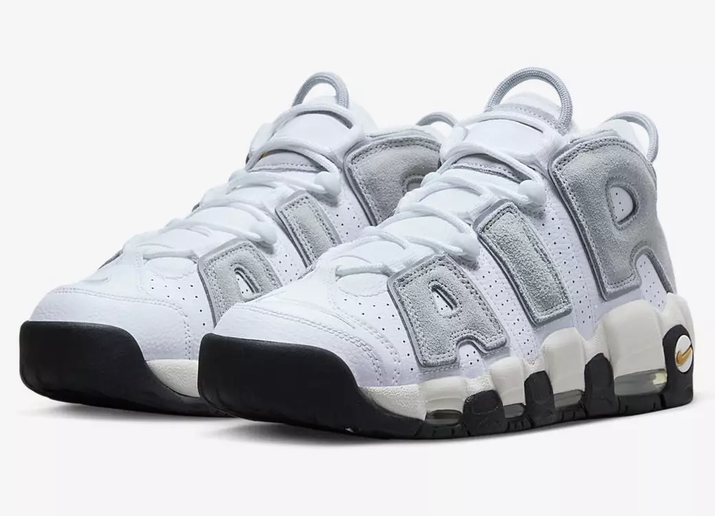 Nike Air Lebih Uptempo Dengan Branding Suede