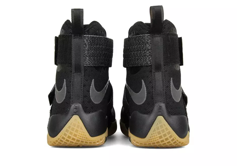 Nike LeBron Soldier 10 Zwart Gum