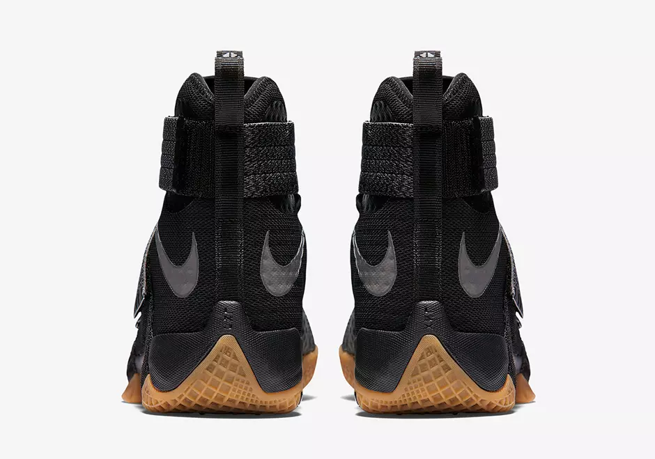 Nike Zoom LeBron Soldier 10 Black Gum Efforcez-vous de la grandeur