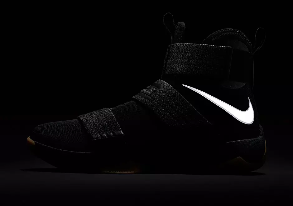 Nike Zoom LeBron Soldier 10 შავი რეზინა ისწრაფვის სიდიადეს