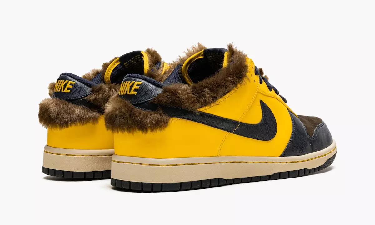 Nike Dunk Low Teen Wolf 325007-741 Датум на објавување