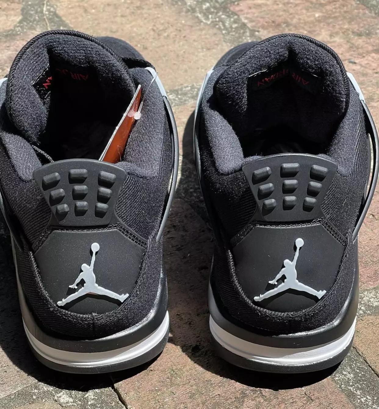 Air Jordan 4 қара кенеп DH7138-006 Шығарылған күні