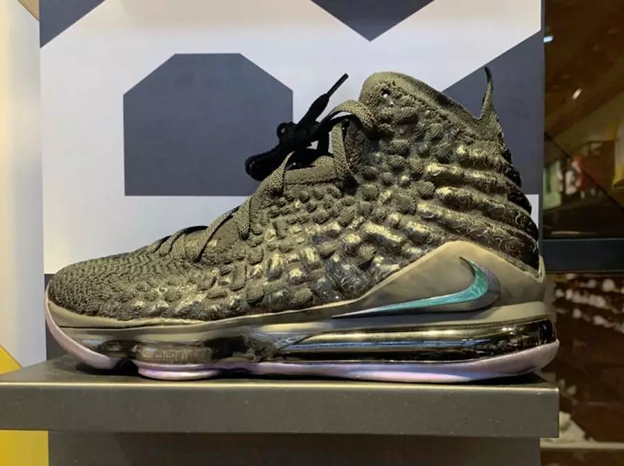 Nike LeBron 17 Moneda Fecha de lanzamiento