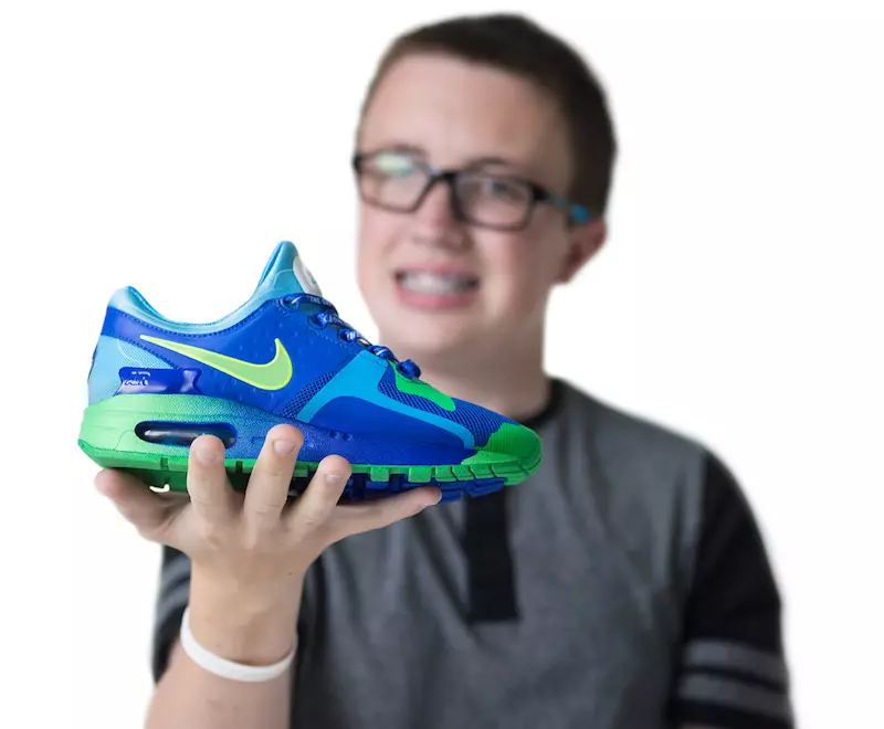 ナイキ エア マックス ゼロ Doernbecher Chase Swearingen