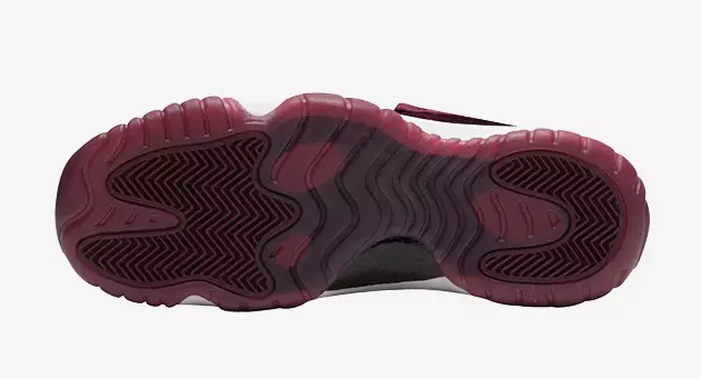 Đế ngoài của Air Jordan 11 GS Red Velvet Night Maroon