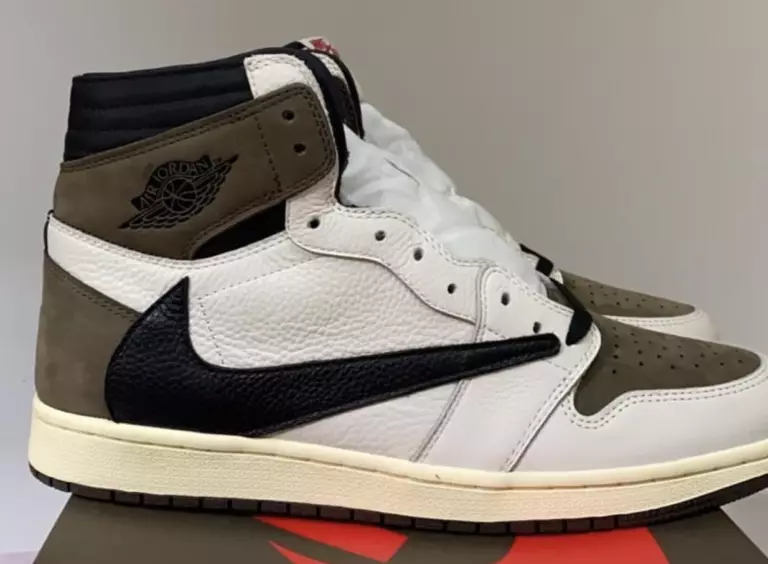 Detaljan pogled na alternativni Air Jordan 1 Travisa Scotta