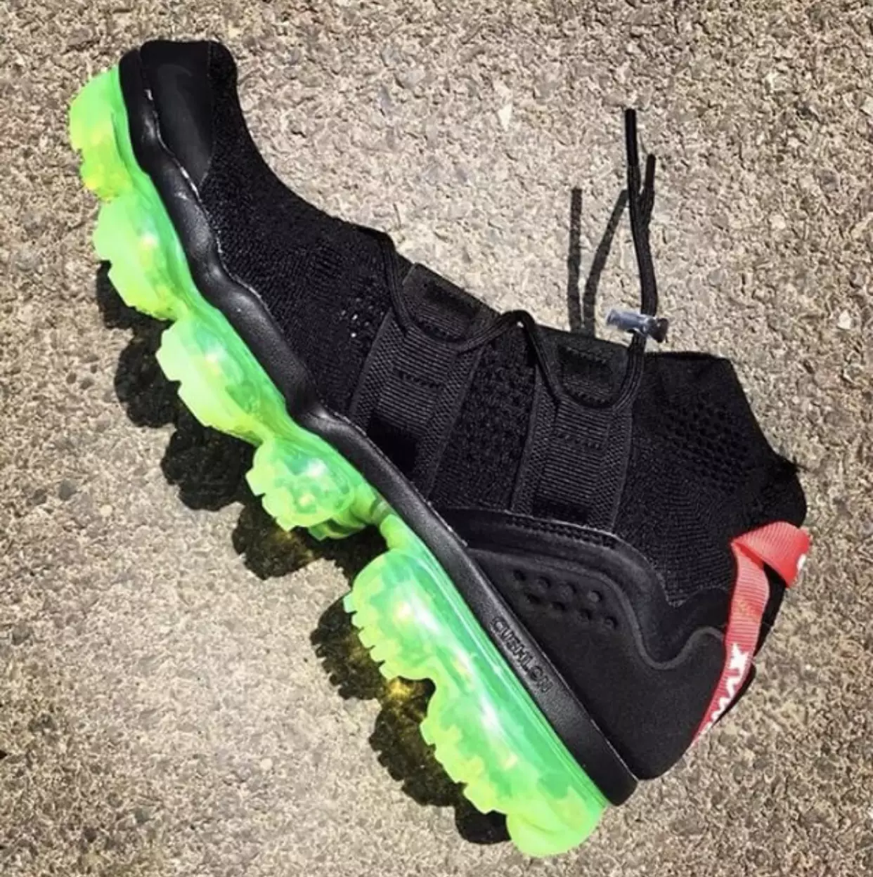 Μαύρες σόλες νέον Nike Air VaporMax Utility