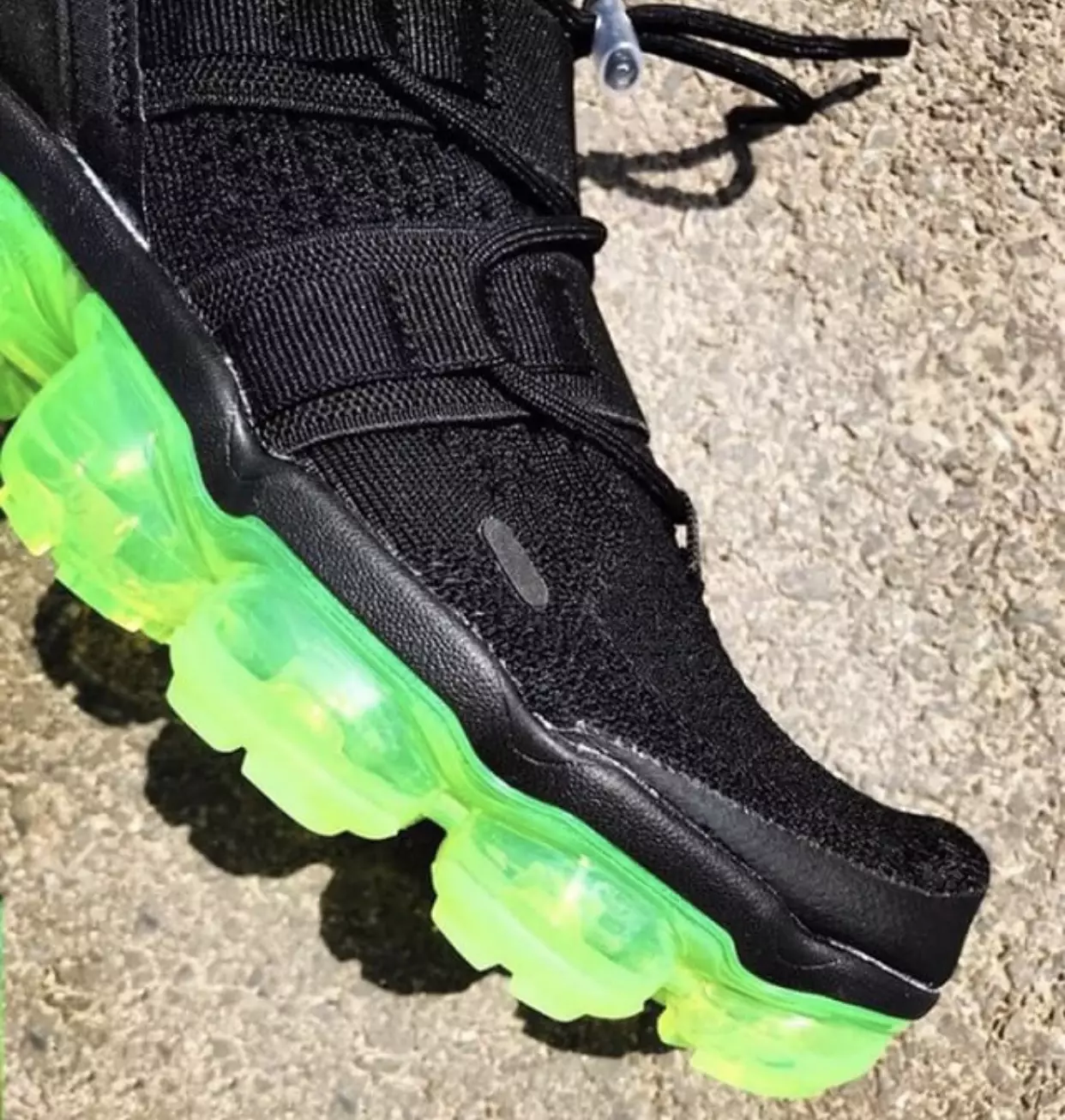 Nike Air VaporMax Utility შავი ნეონის ძირები