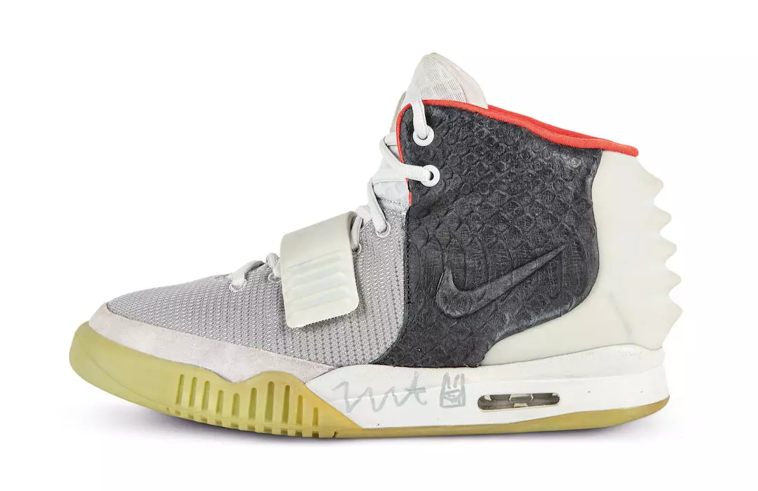 Nike Air Yeezy 2 se neshodují