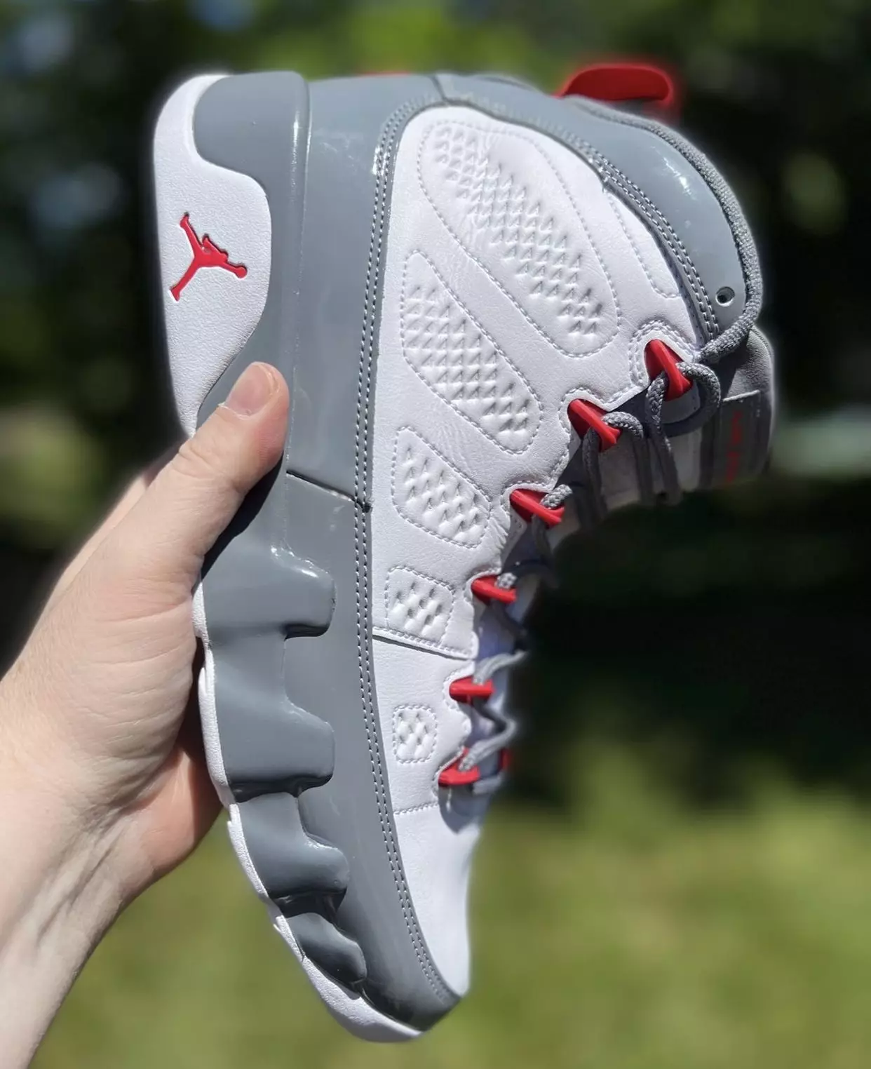 די מעלדונג טאָג פון Air Jordan 9 Fire Red CT8019-162